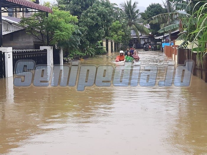 Contoh-Teks-Diskusi-Tentang-Banjir-1.jpg